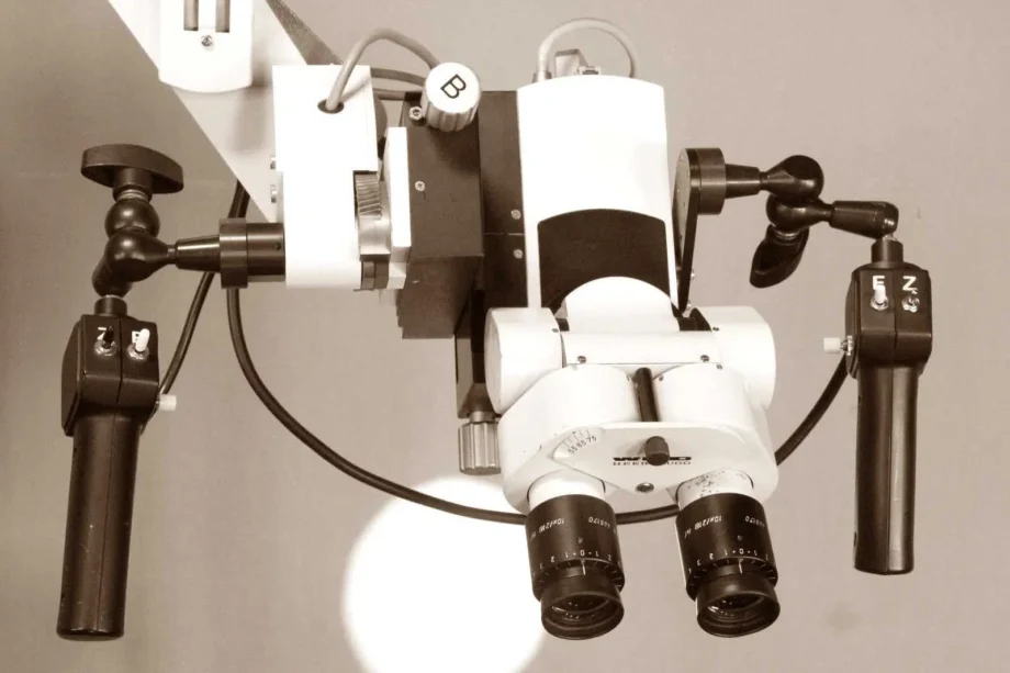 LEICA M500N Surgical Microscope with floorstand